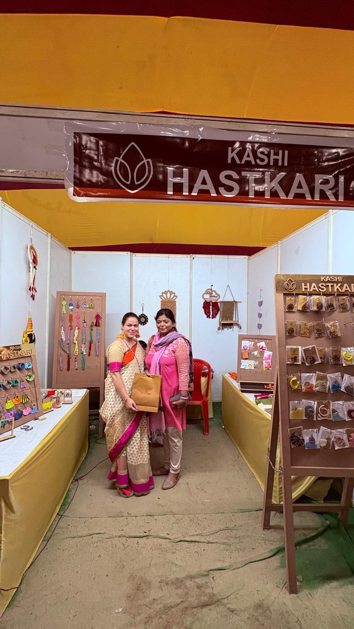Kashi Hastkari moment 10